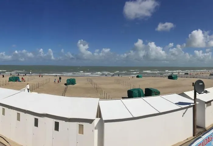 6 Pers With Warm Swimming Pool Access